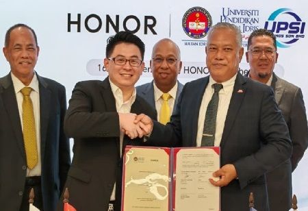 Malaysia's First AI Education Lab Set Up By UPSI, Honor
